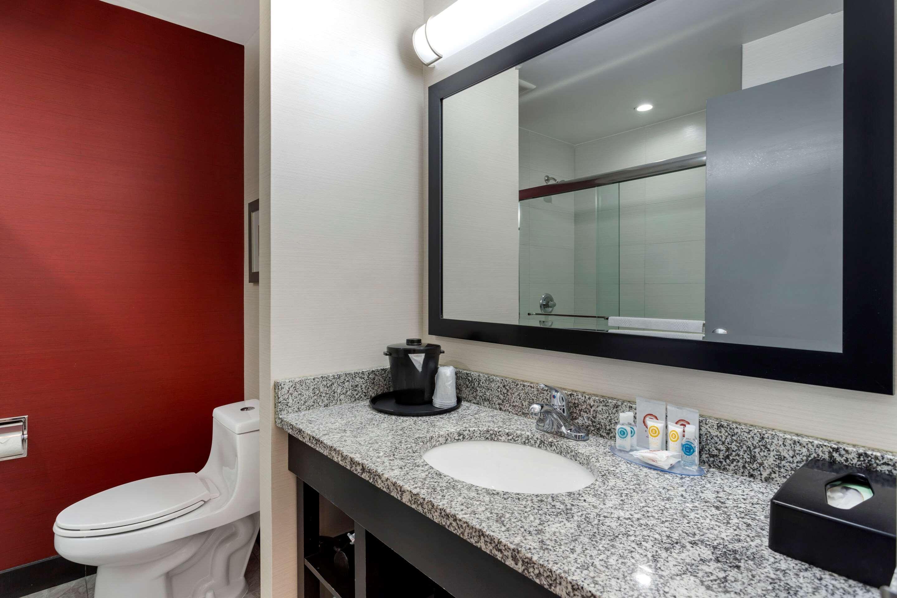 Comfort Inn&Suites near Stadium New York Eksteriør bilde