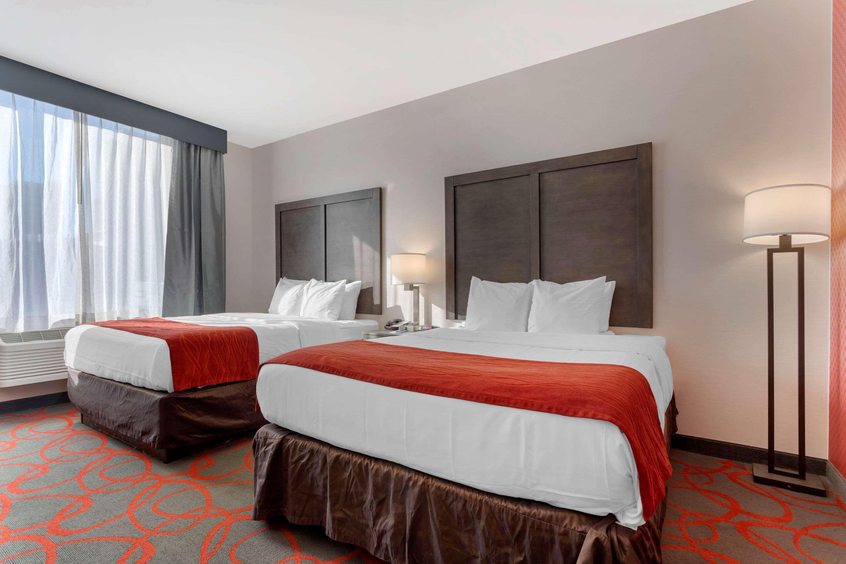 Comfort Inn&Suites near Stadium New York Eksteriør bilde