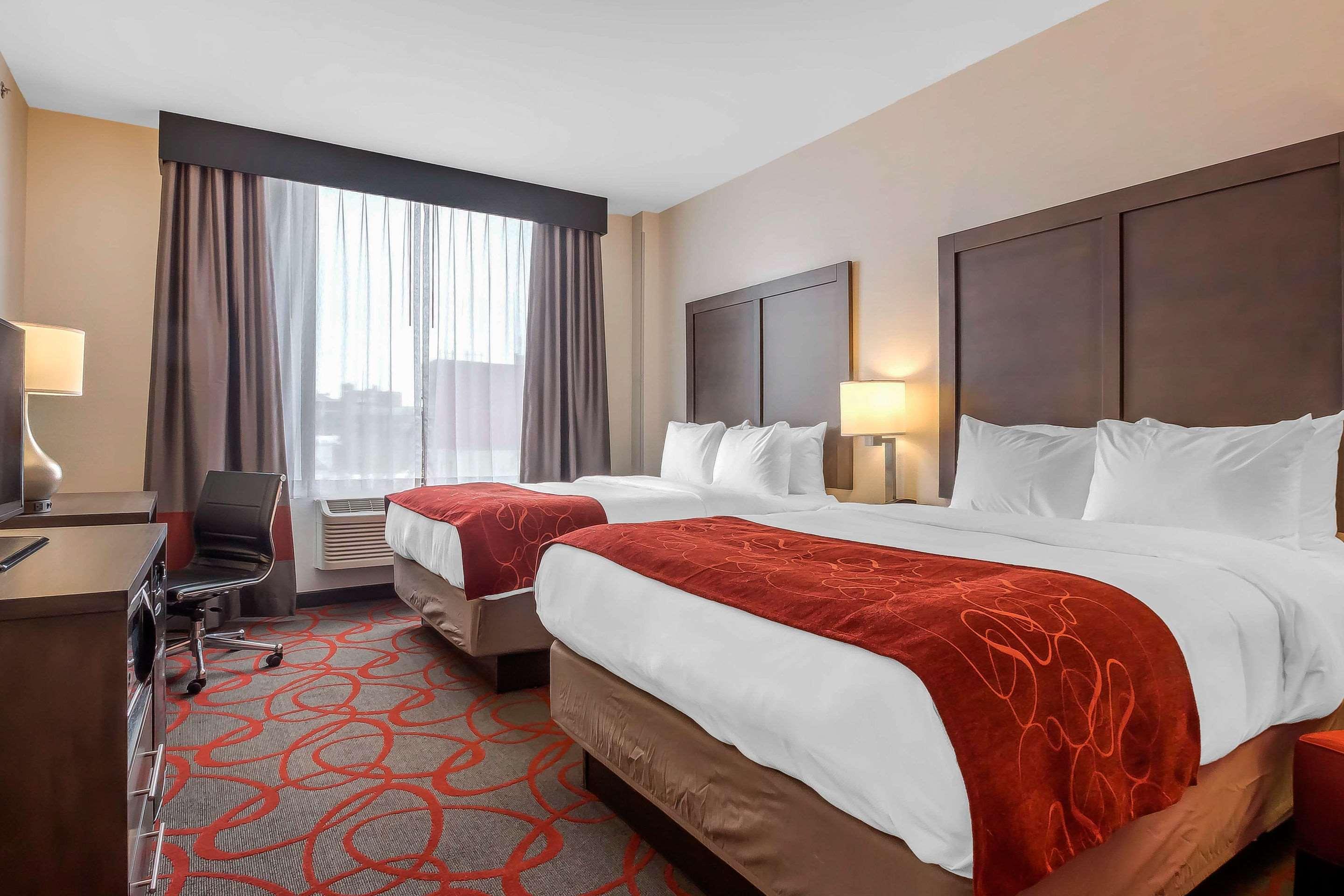 Comfort Inn&Suites near Stadium New York Eksteriør bilde