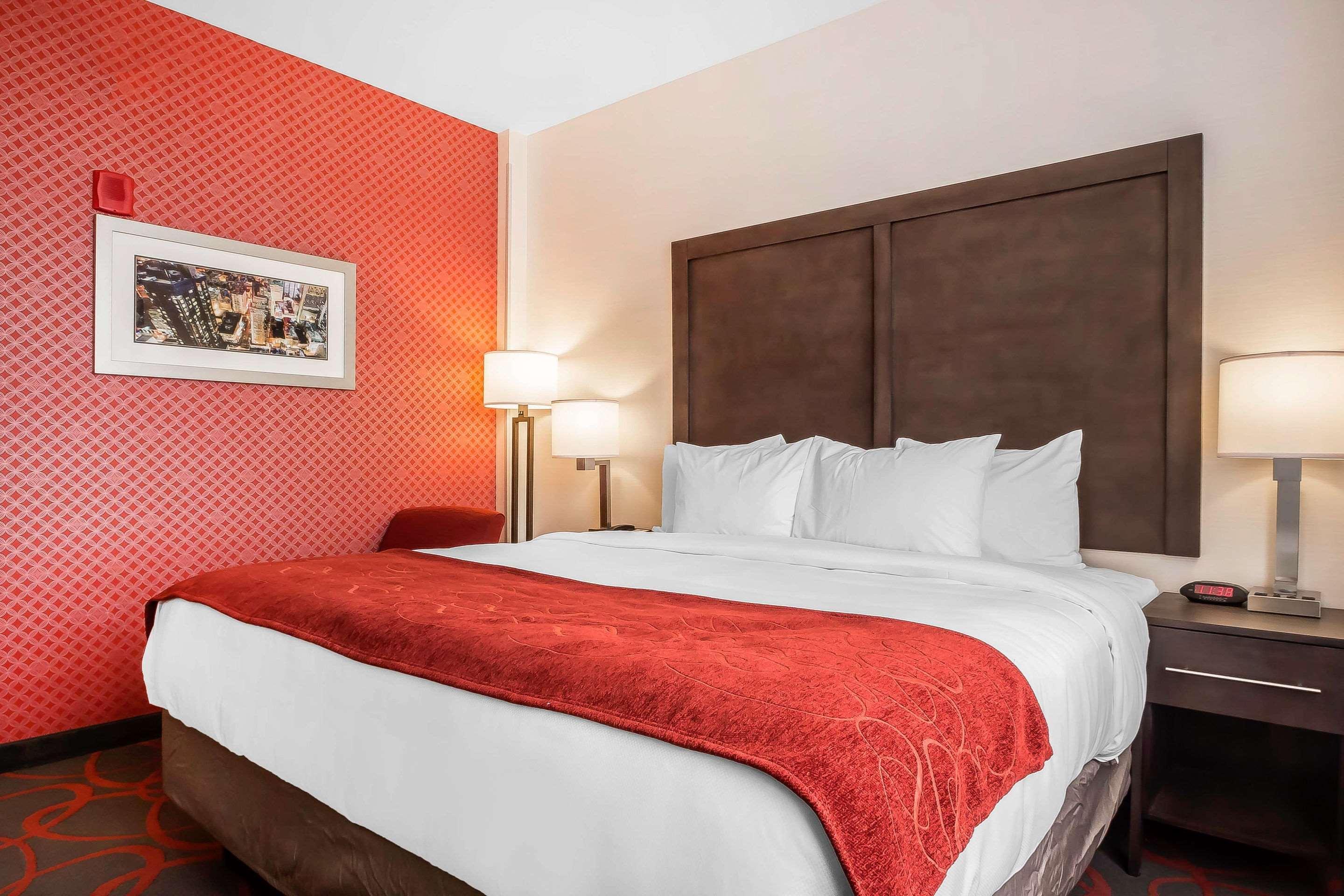 Comfort Inn&Suites near Stadium New York Eksteriør bilde