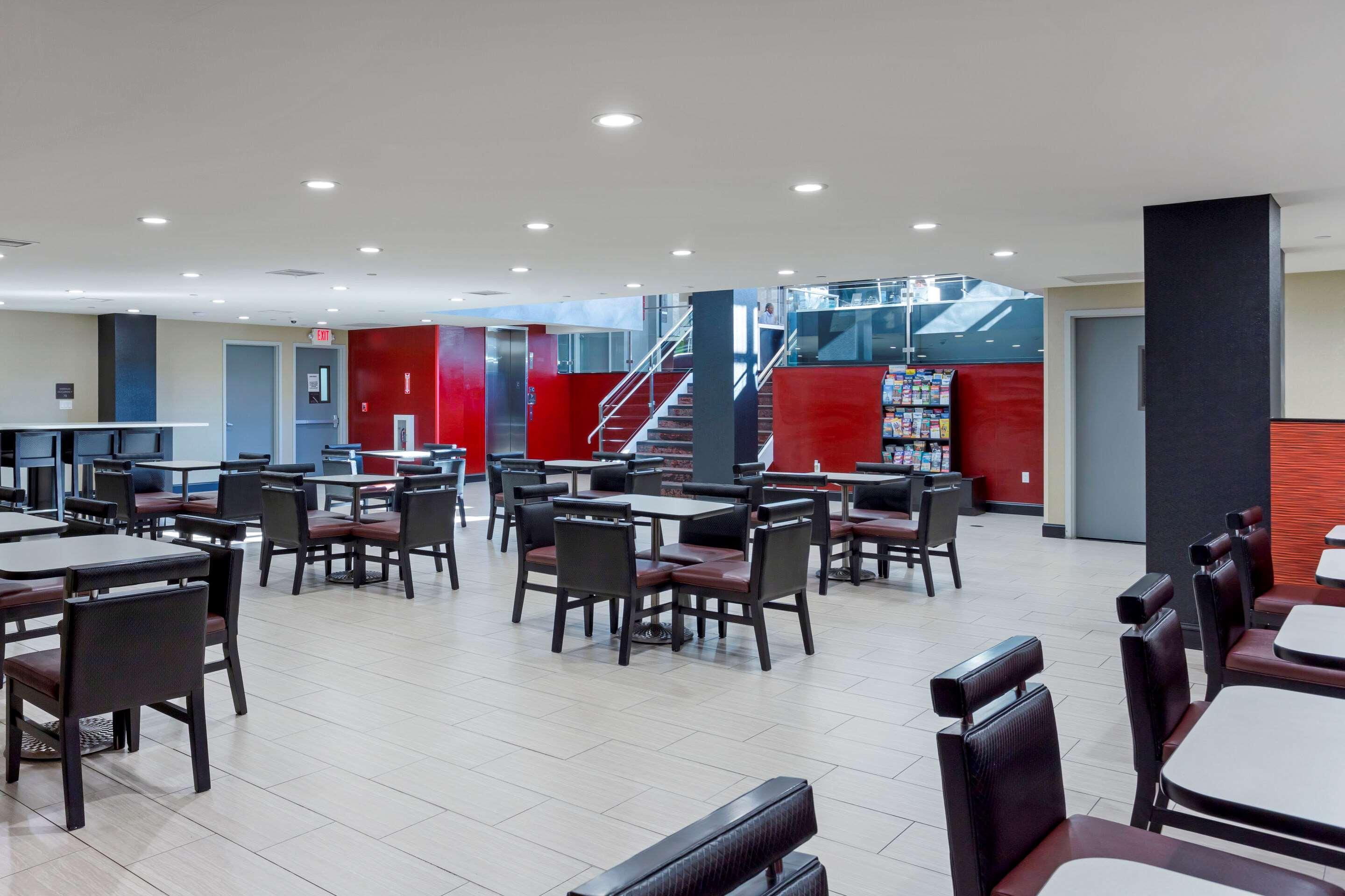 Comfort Inn&Suites near Stadium New York Eksteriør bilde